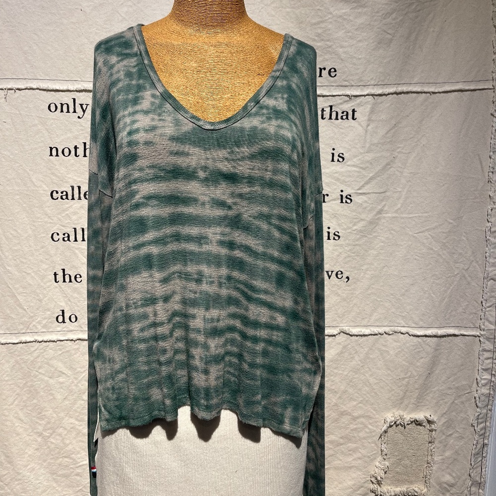 Twist Back V-Neck Drop Shoulder